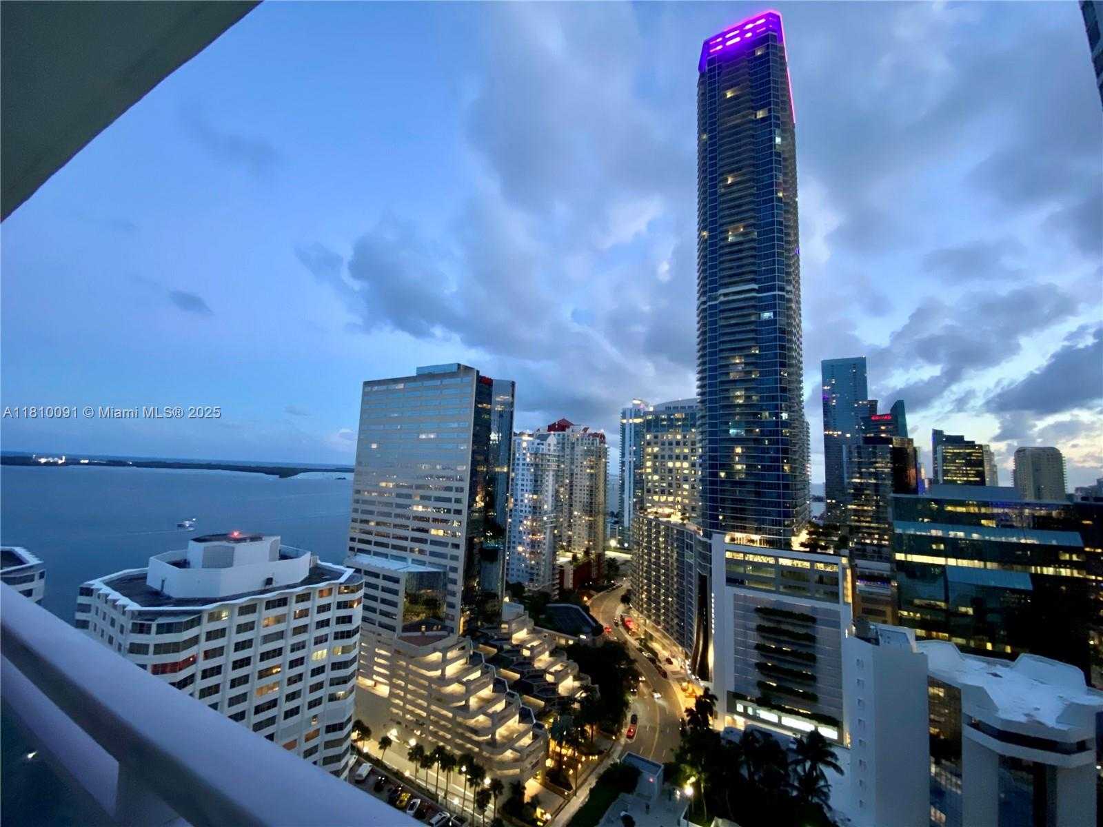 Small Image of 950 BRICKELL BAY DR #2607, Miami Number 44