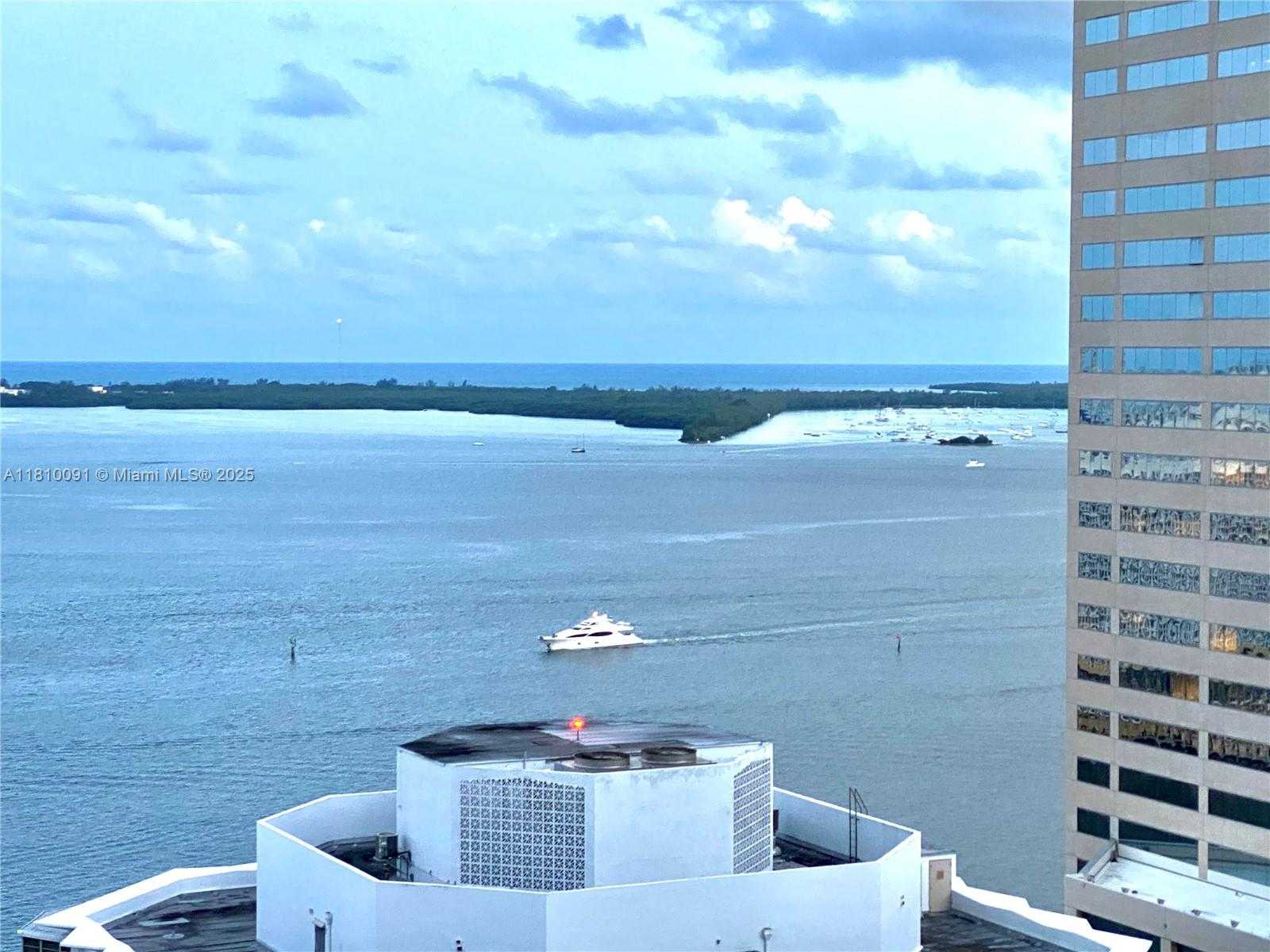 Small Image of 950 BRICKELL BAY DR #2607, Miami Number 46