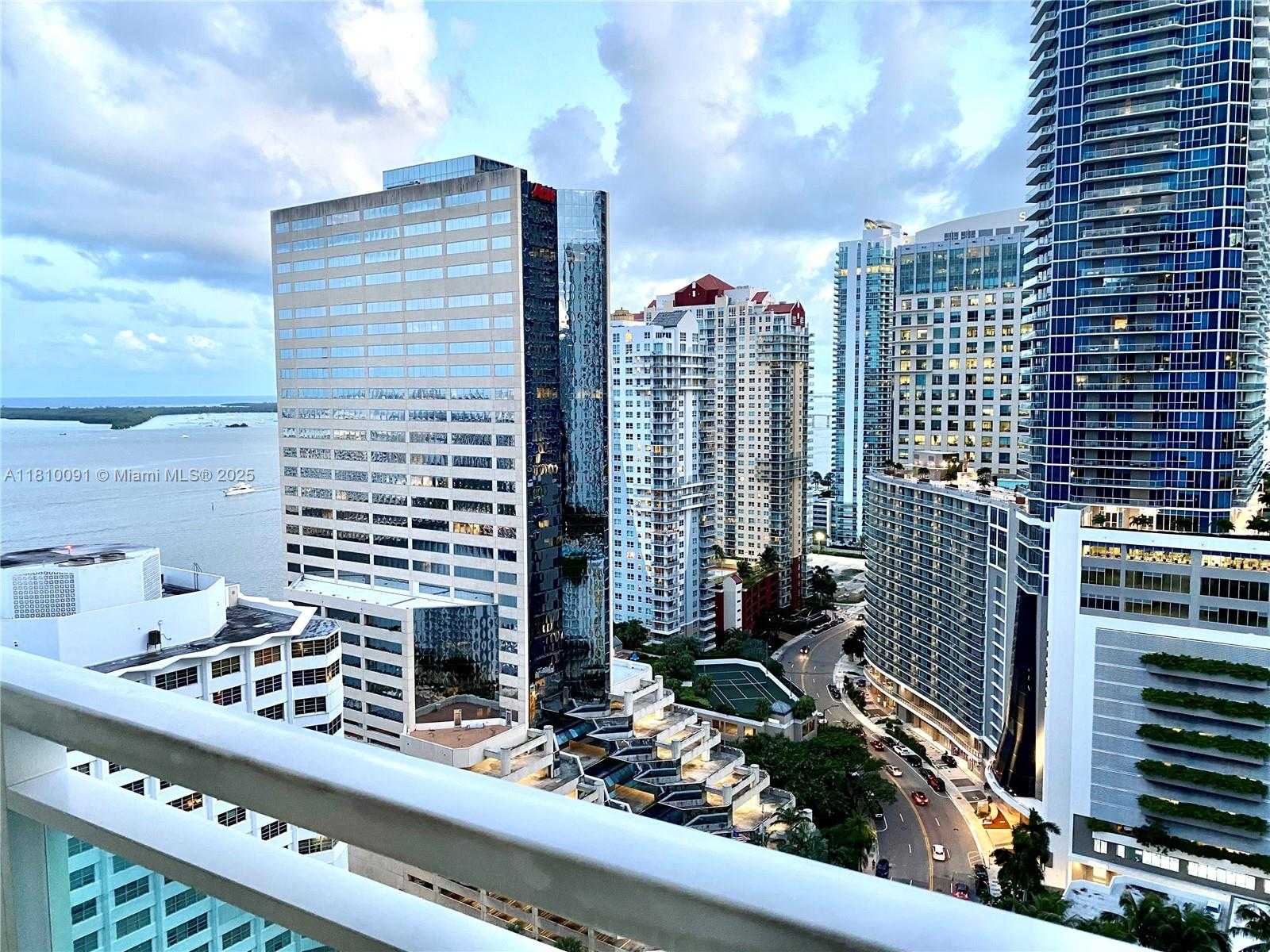 Small Image of 950 BRICKELL BAY DR #2607, Miami Number 49
