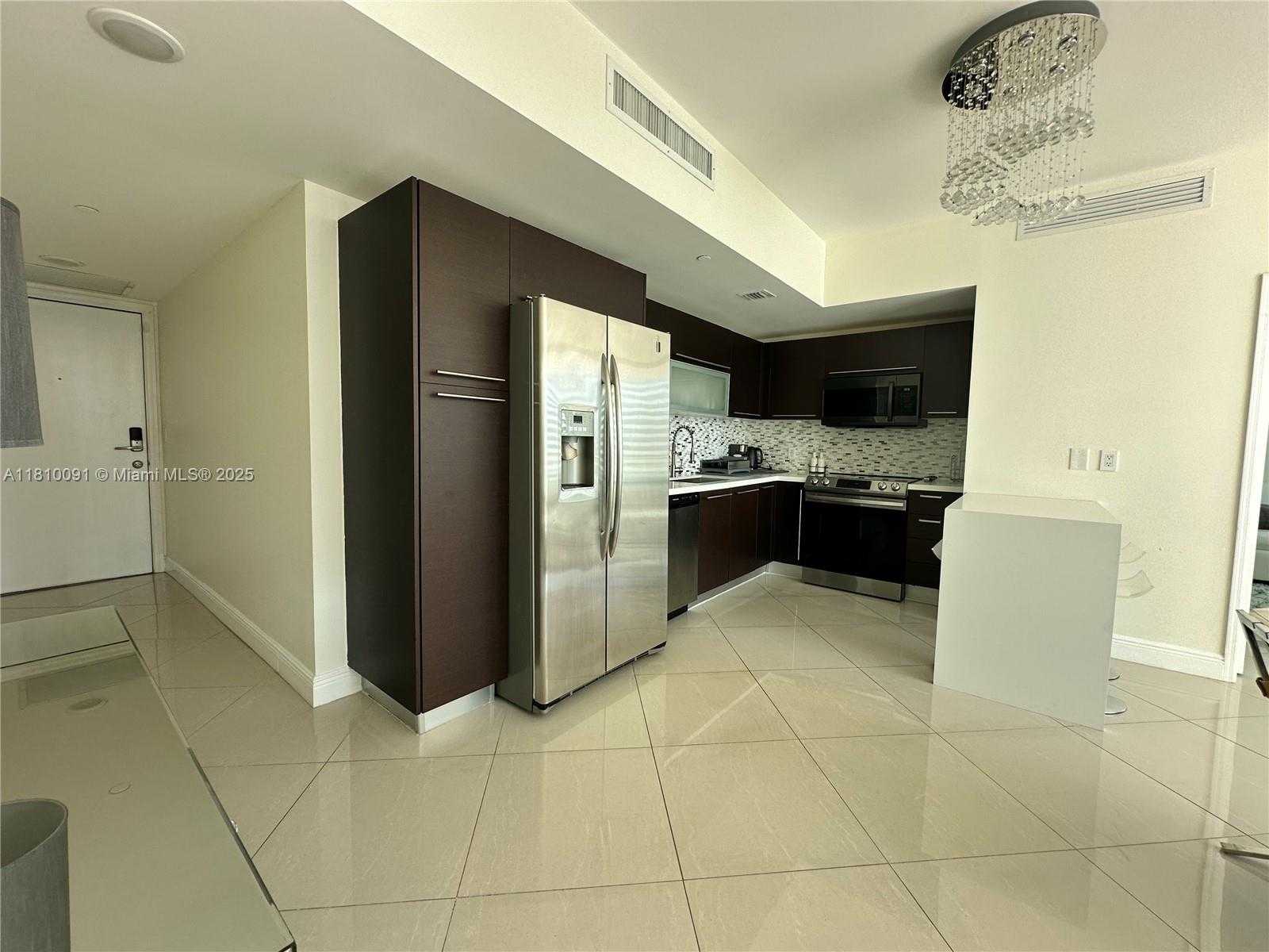 Small Image of 950 BRICKELL BAY DR #2607, Miami Number 8