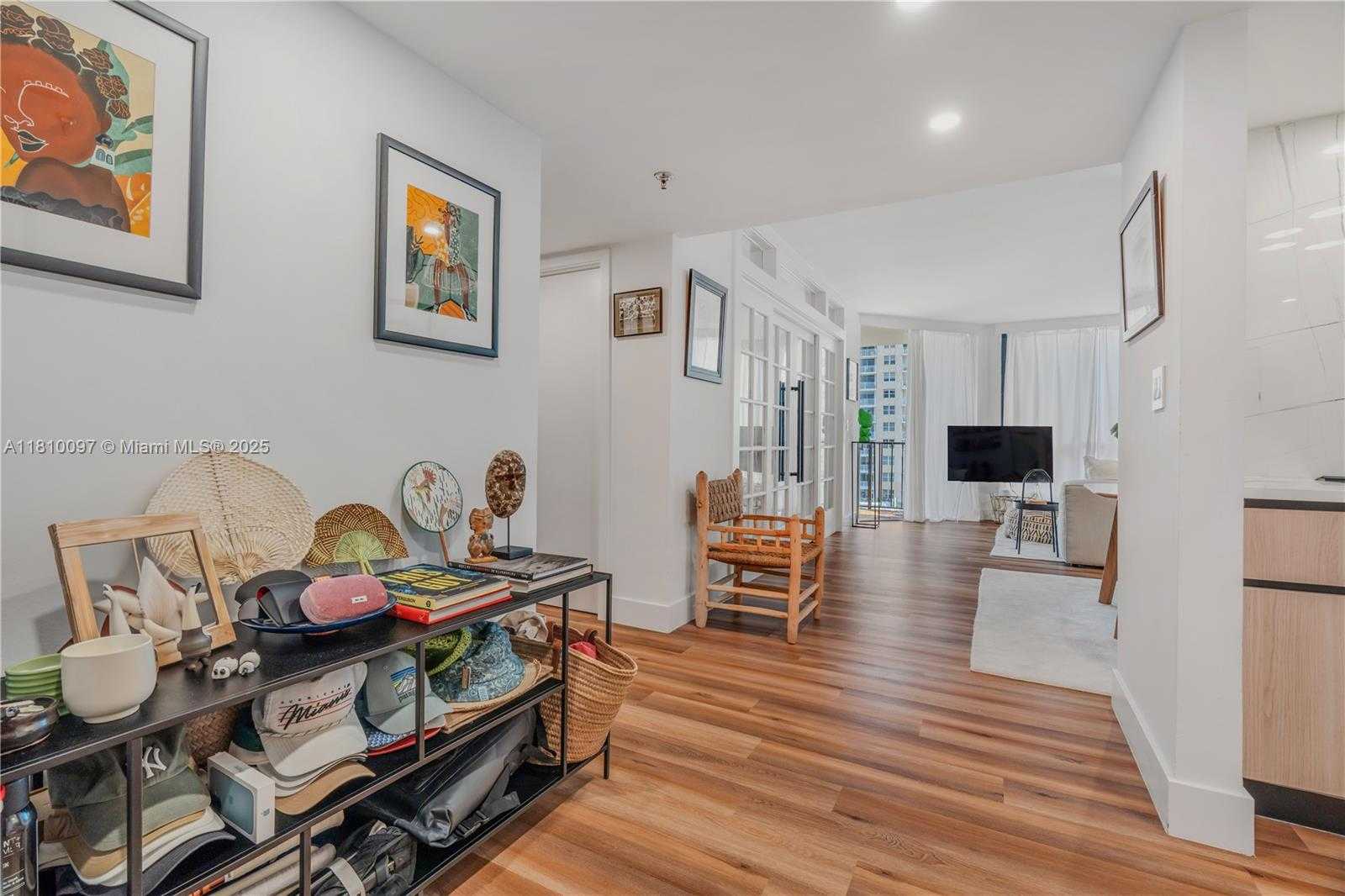 Small Image of 520 BRICKELL KEY DR #A707, Miami Number 14