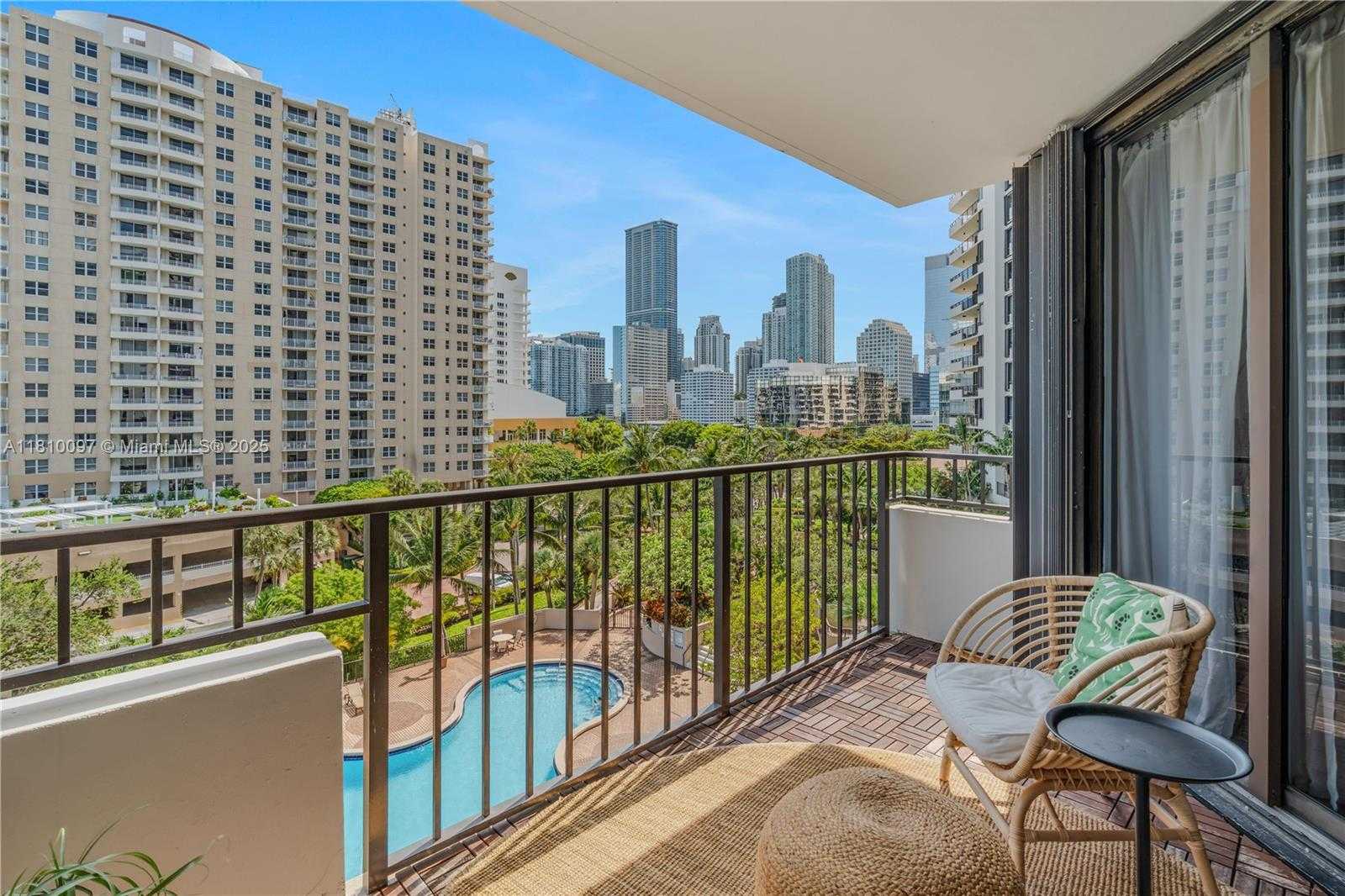 Small Image of 520 BRICKELL KEY DR #A707, Miami Number 2