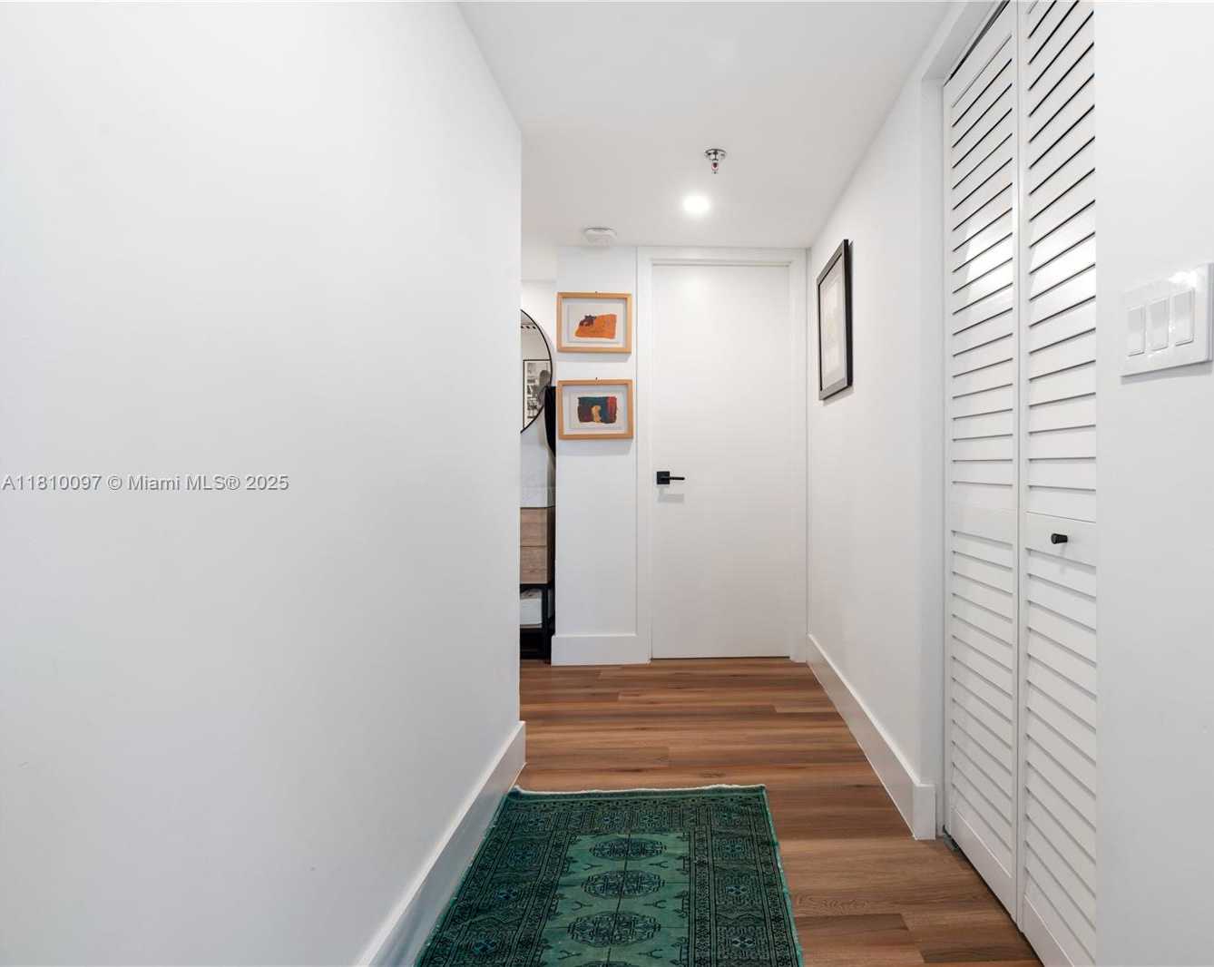 Small Image of 520 BRICKELL KEY DR #A707, Miami Number 8