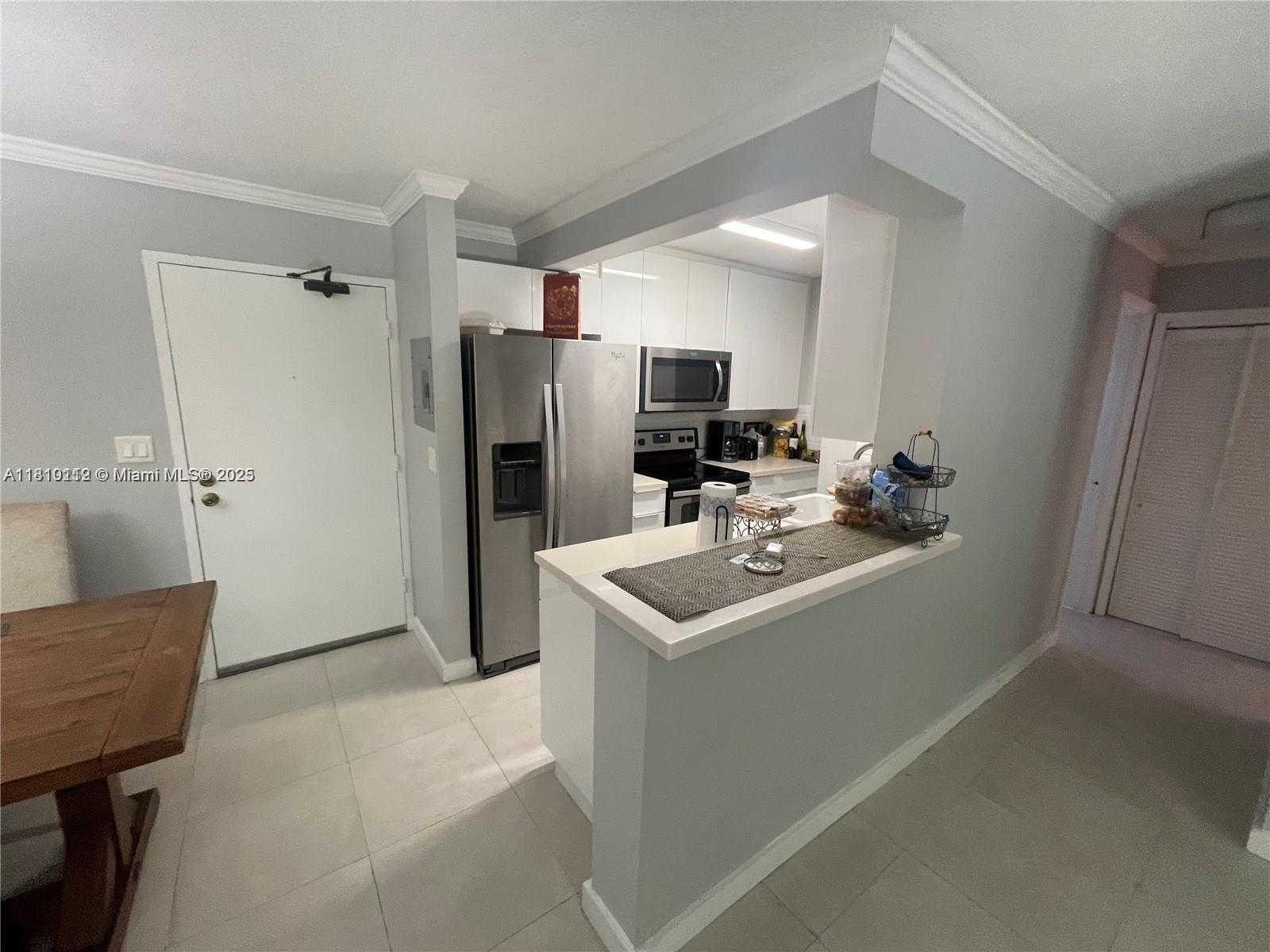 Small Image of 2201 BRICKELL AVE #16, Miami Number 2