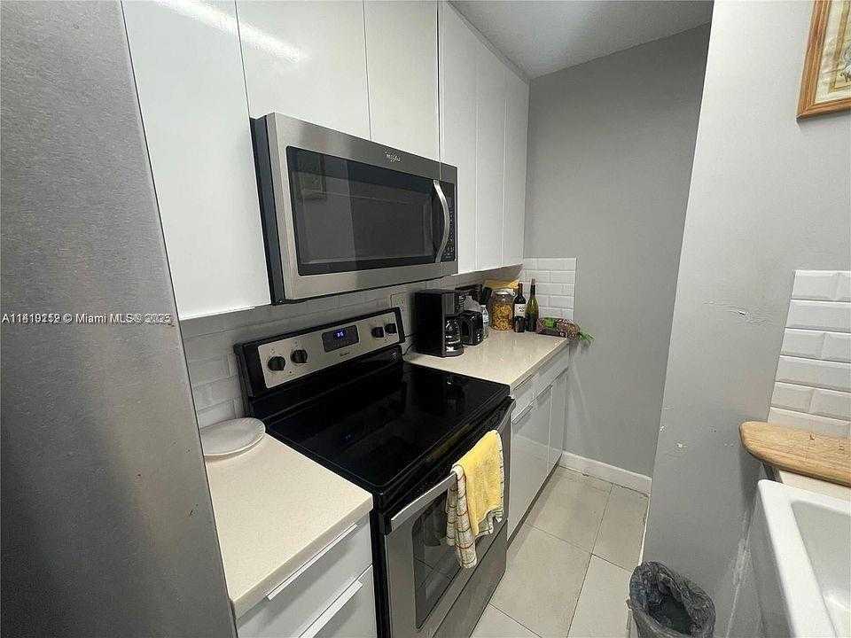 Small Image of 2201 BRICKELL AVE #16, Miami Number 7
