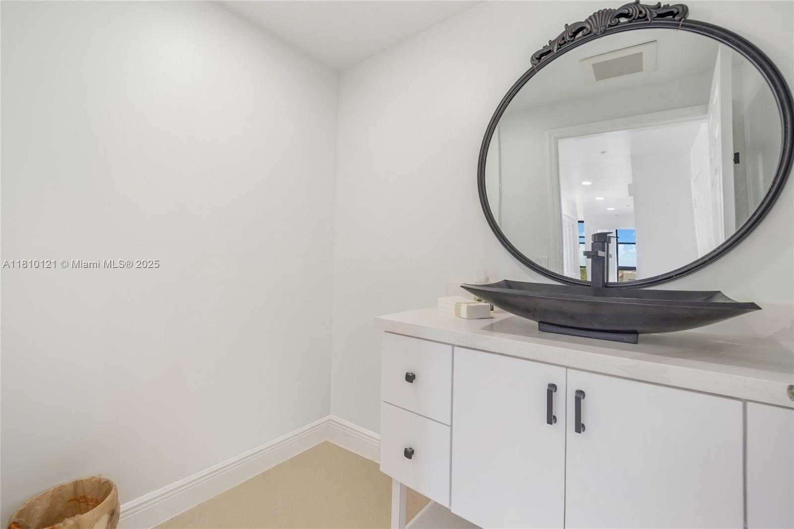 Small Image of 671 BILTMORE WAY #PH, Coral Gables Number 17