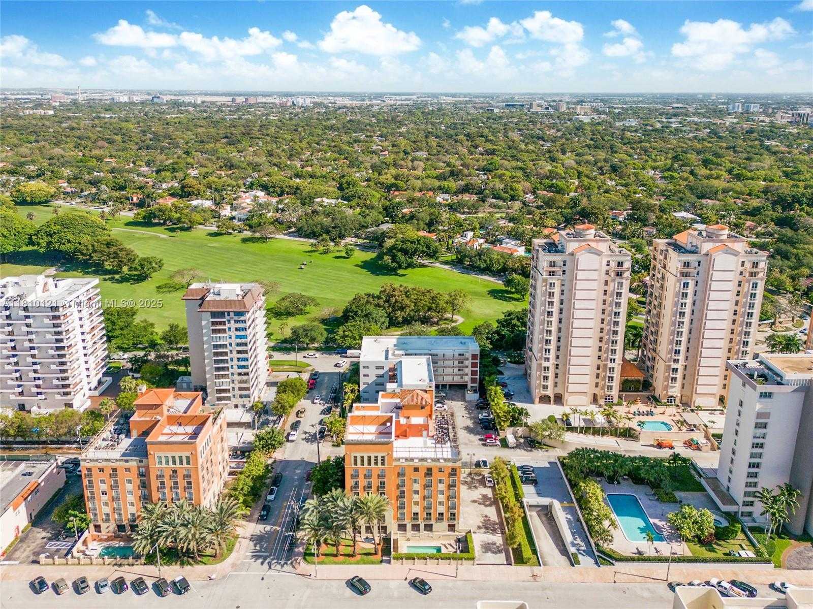 Small Image of 671 BILTMORE WAY #PH, Coral Gables Number 3
