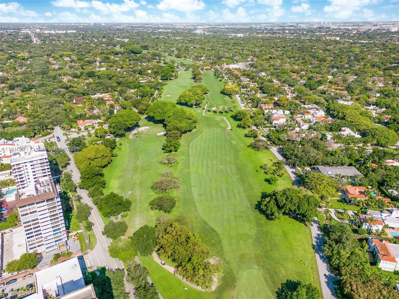 Small Image of 671 BILTMORE WAY #PH, Coral Gables Number 4