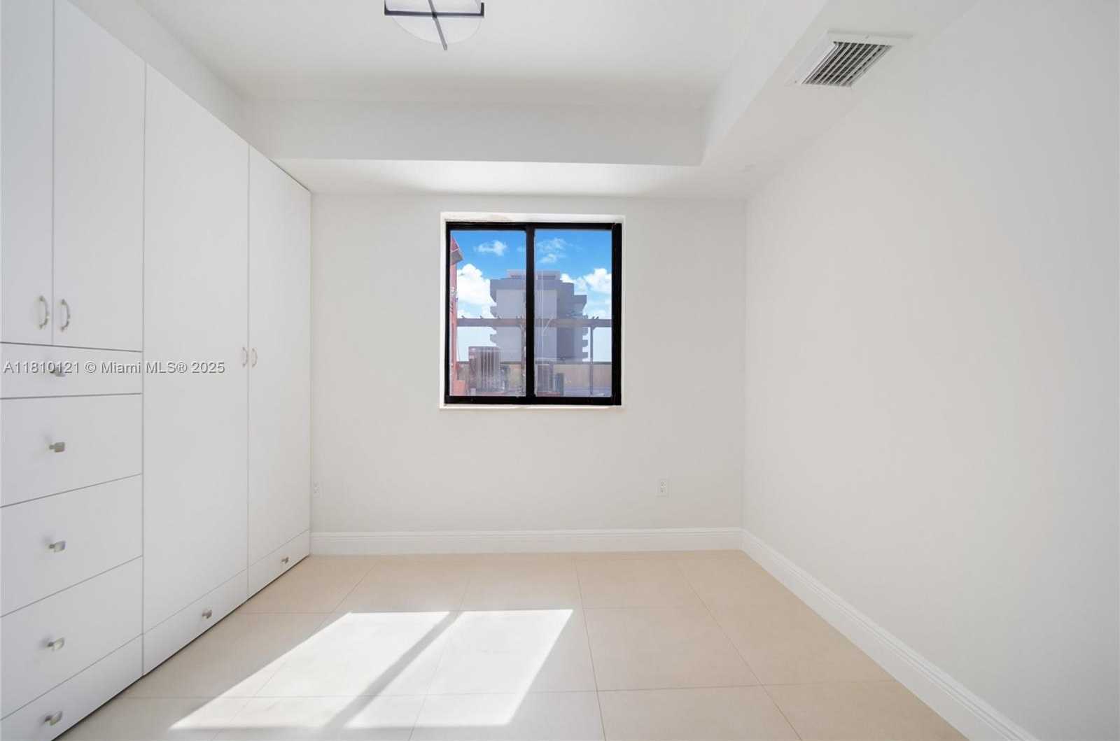 Small Image of 671 BILTMORE WAY #PH, Coral Gables Number 41