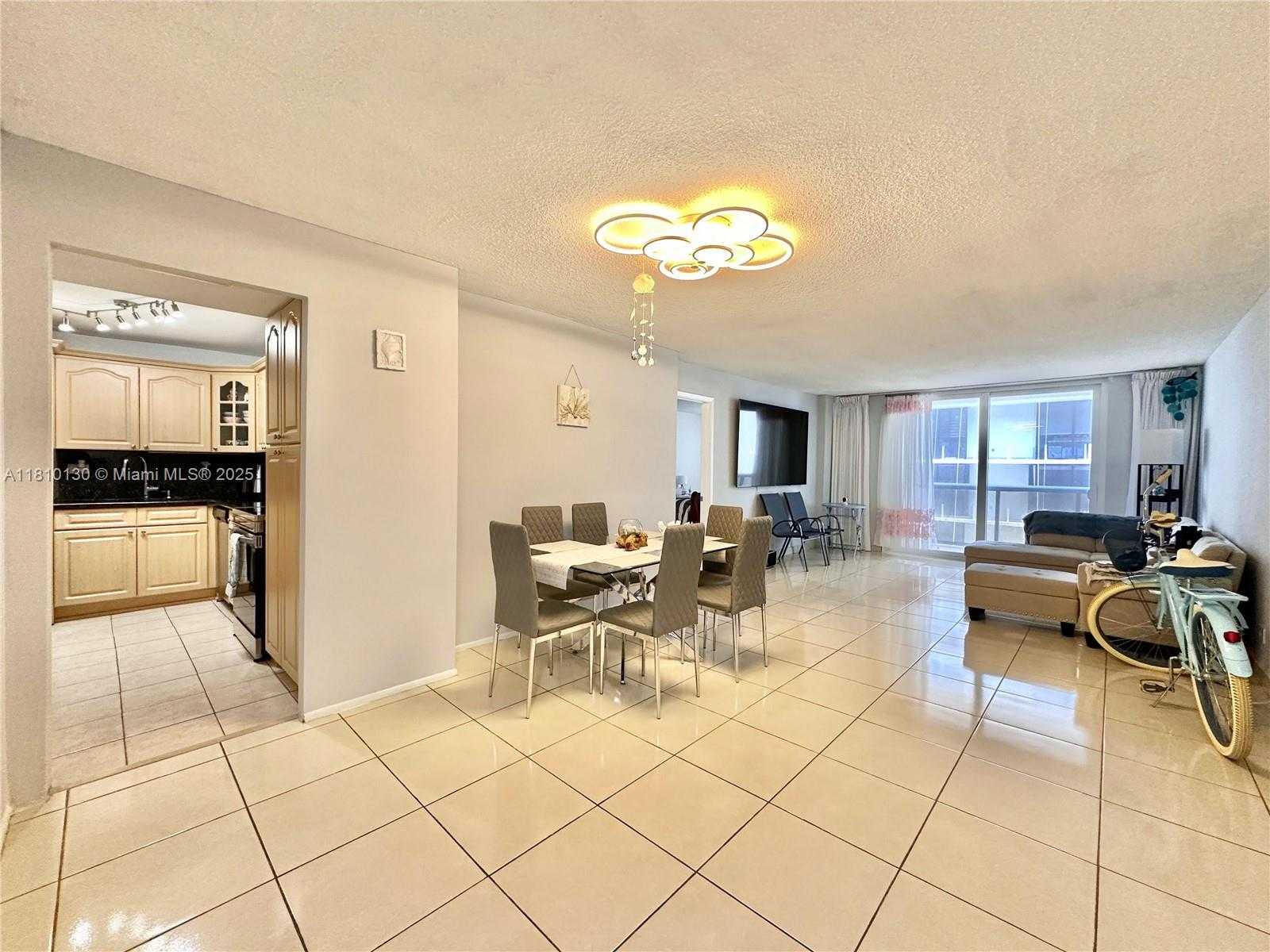 Small Image of 6039 COLLINS AVE #1605, Miami Beach Number 13
