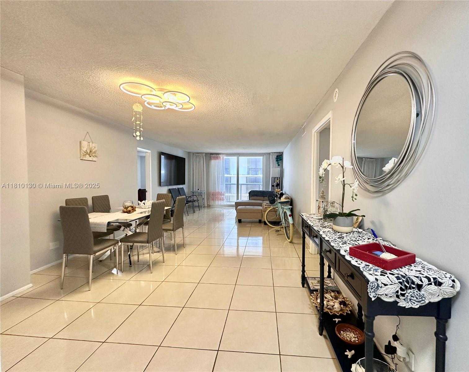 Small Image of 6039 COLLINS AVE #1605, Miami Beach Number 15