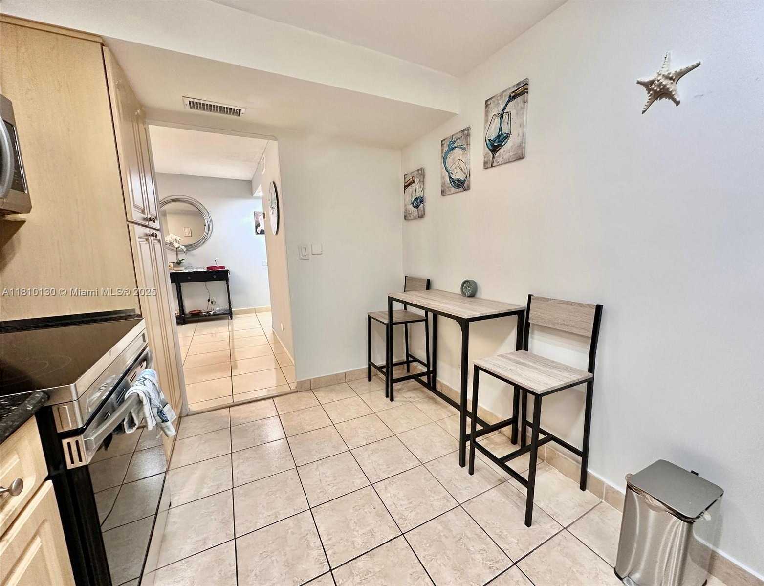Small Image of 6039 COLLINS AVE #1605, Miami Beach Number 16