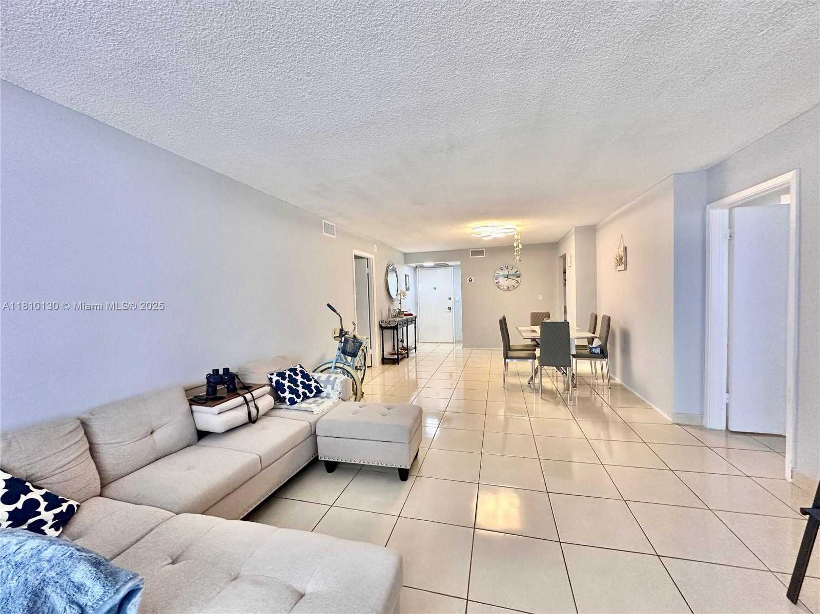 Small Image of 6039 COLLINS AVE #1605, Miami Beach Number 18
