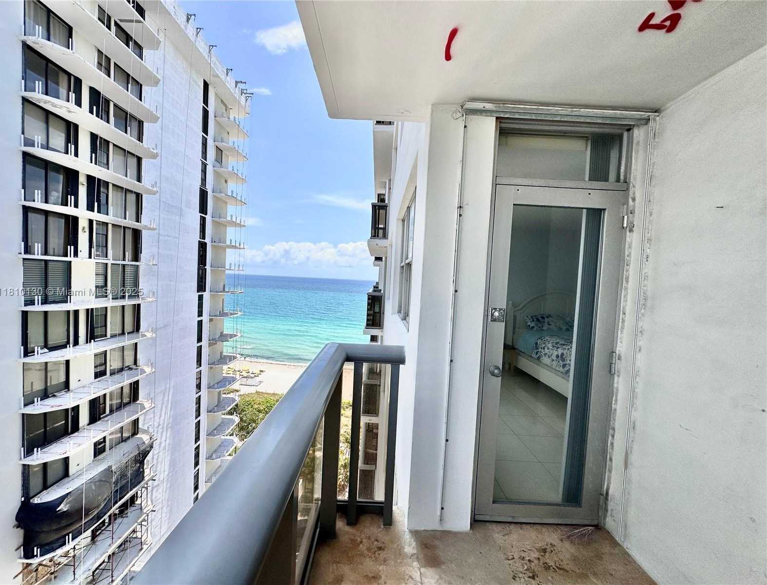 Small Image of 6039 COLLINS AVE #1605, Miami Beach Number 21