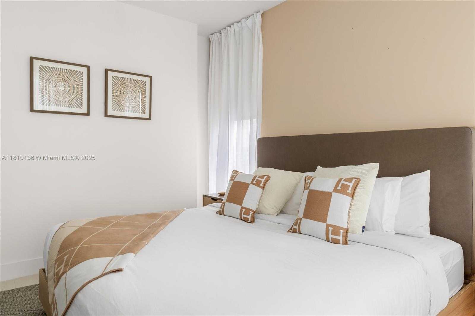 Small Image of 159 NORTH EAST 6TH ST #3615, Miami Number 25