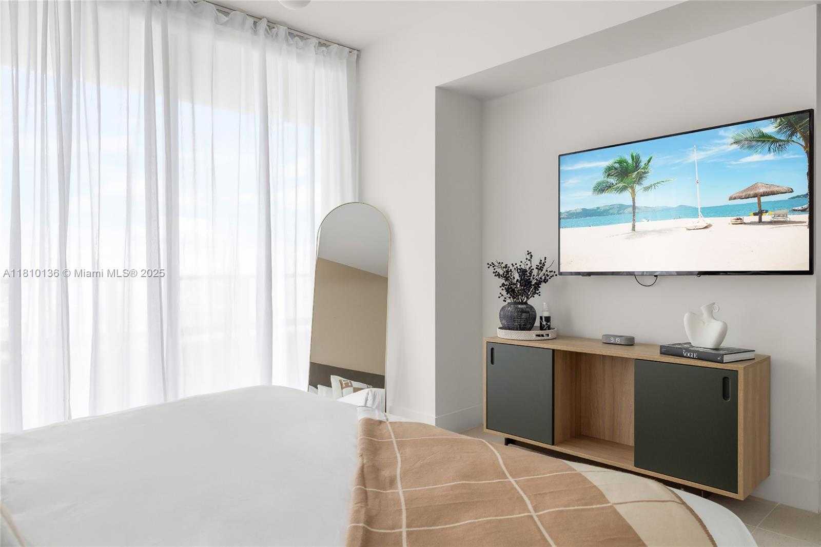 Small Image of 159 NORTH EAST 6TH ST #3615, Miami Number 26