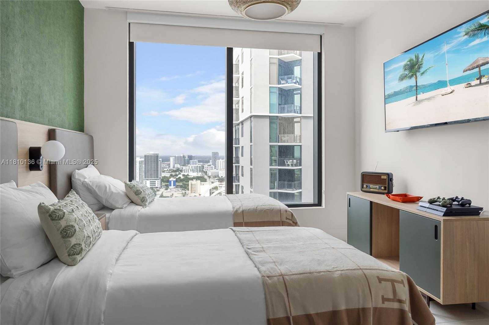 Small Image of 159 NORTH EAST 6TH ST #3615, Miami Number 54