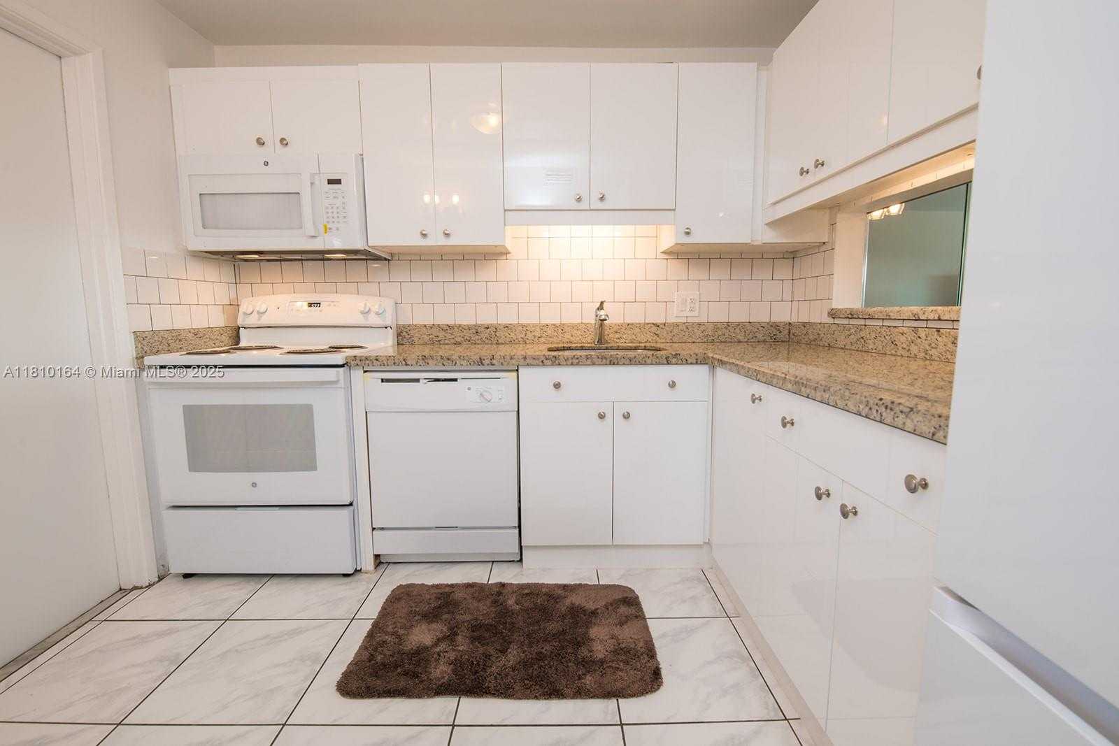 Small Image of 4650 WASHINGTON ST #502, Hollywood Number 11