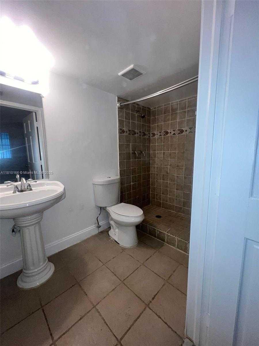 Small Image of 6195 NORTH WEST 186TH ST #120, Hialeah Number 4