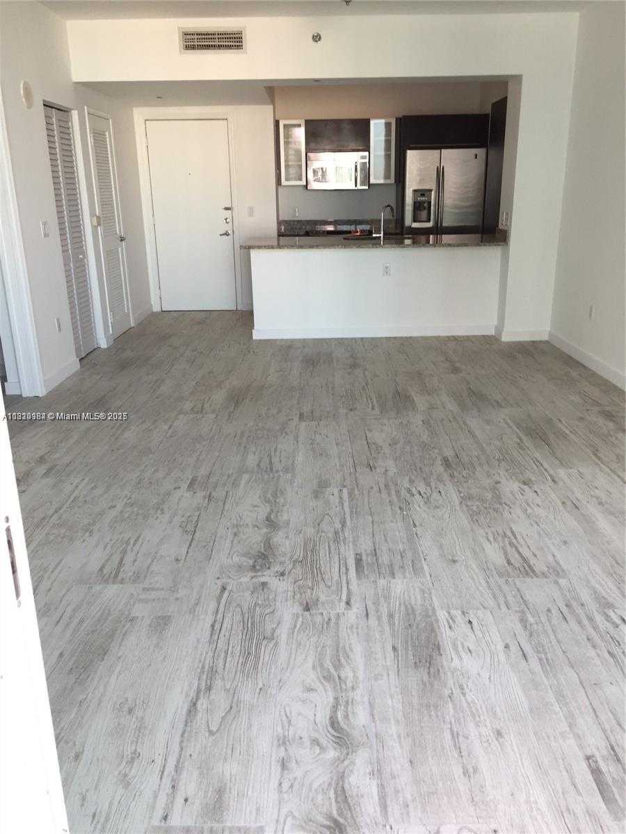 Small Image of 951 BRICKELL AVE #2403, Miami Number 3