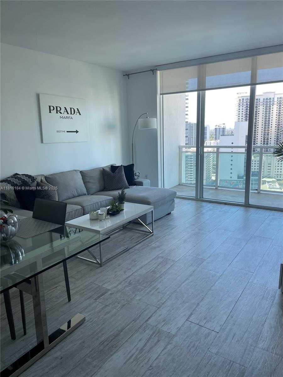 Small Image of 951 BRICKELL AVE #2403, Miami Number 4