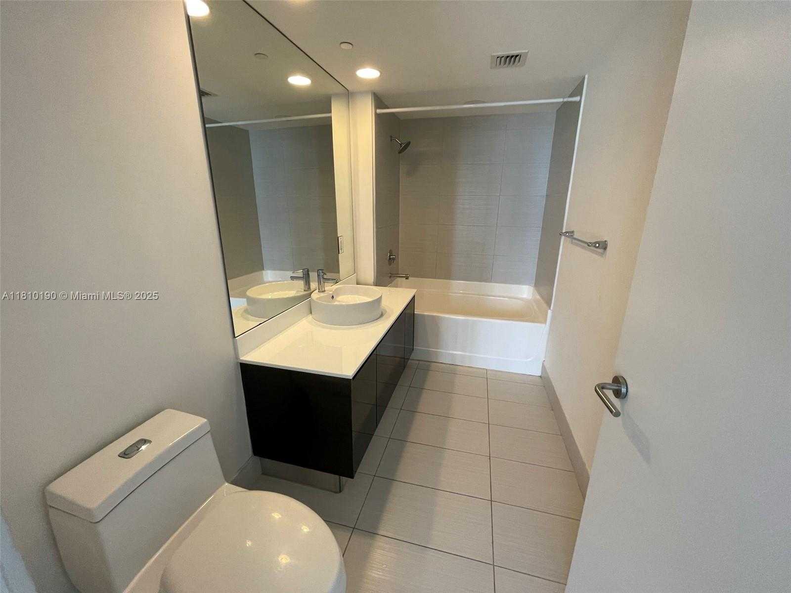 Small Image of 31 SOUTH EAST 6TH ST #1402, Miami Number 19