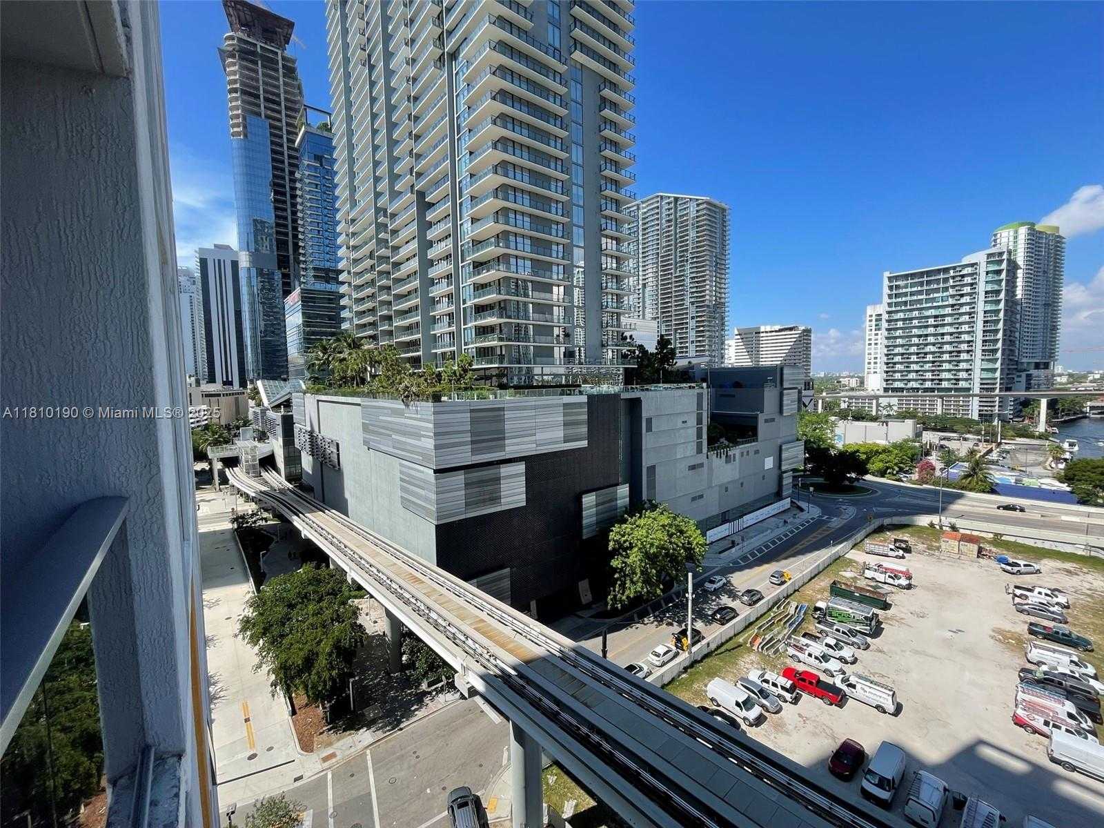 Small Image of 31 SOUTH EAST 6TH ST #1402, Miami Number 6