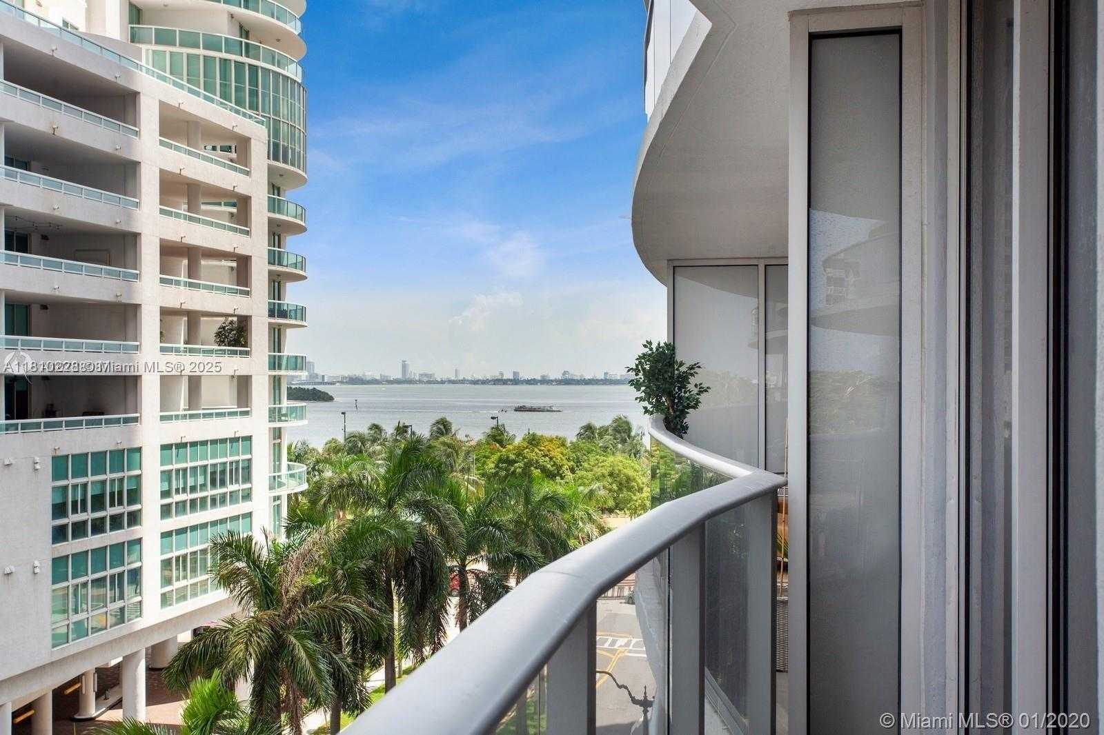 Small Image of 488 NE 18th St, Miami, FL 33132, USA Number 10