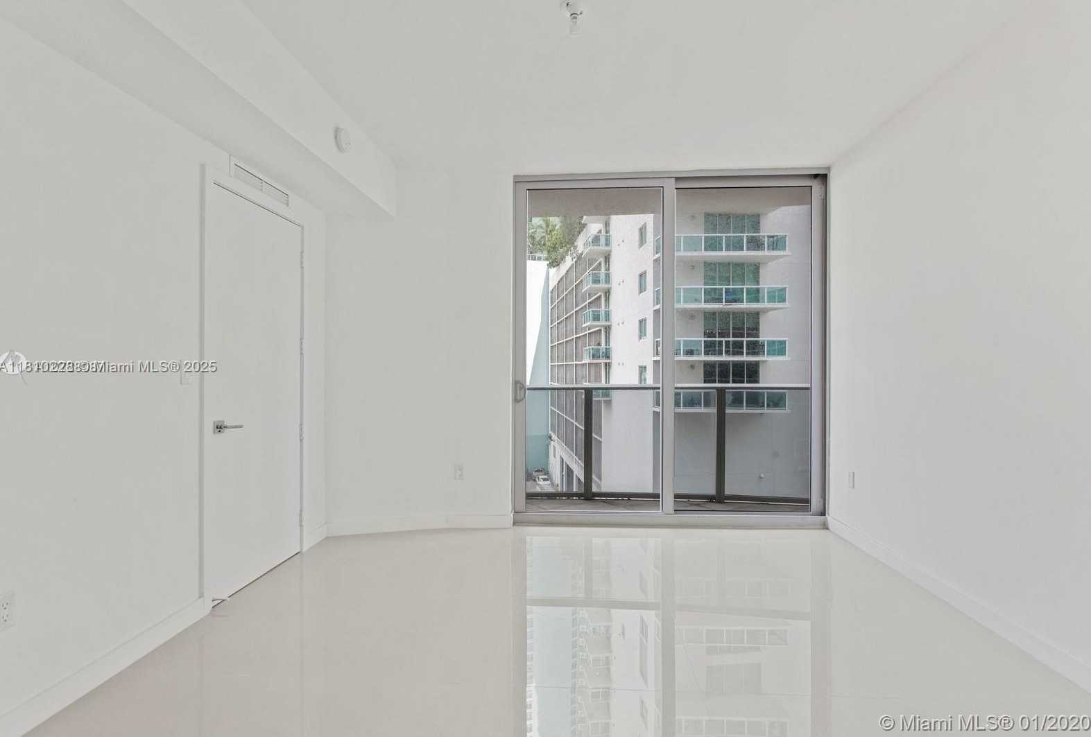 Small Image of 488 NE 18th St, Miami, FL 33132, USA Number 12