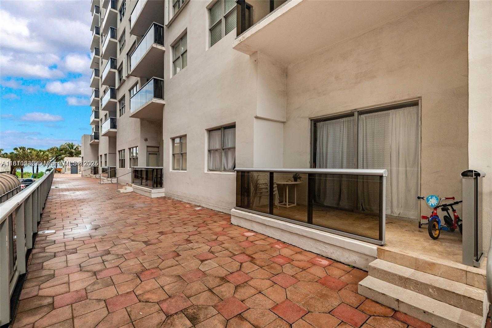 Small Image of 6039 COLLINS AVE #307, Miami Beach Number 17