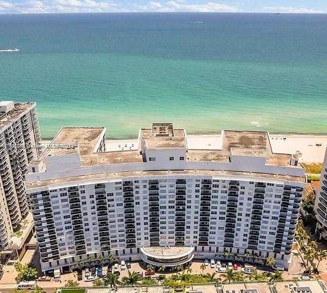 Small Image of 6039 COLLINS AVE #307, Miami Beach Number 22