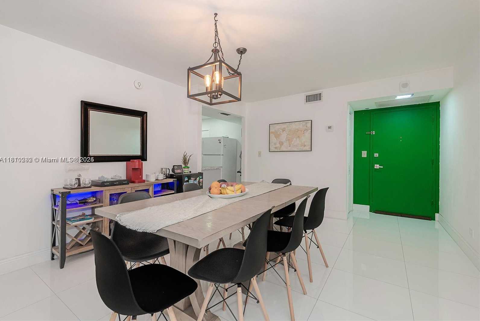Small Image of 6039 COLLINS AVE #307, Miami Beach Number 8