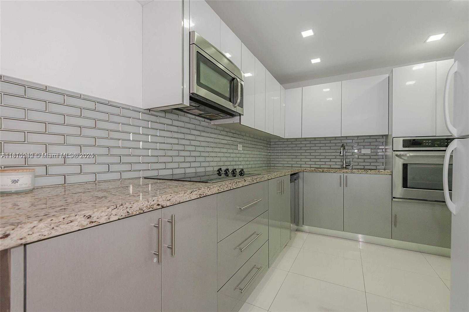 Small Image of 6039 COLLINS AVE #307, Miami Beach Number 9