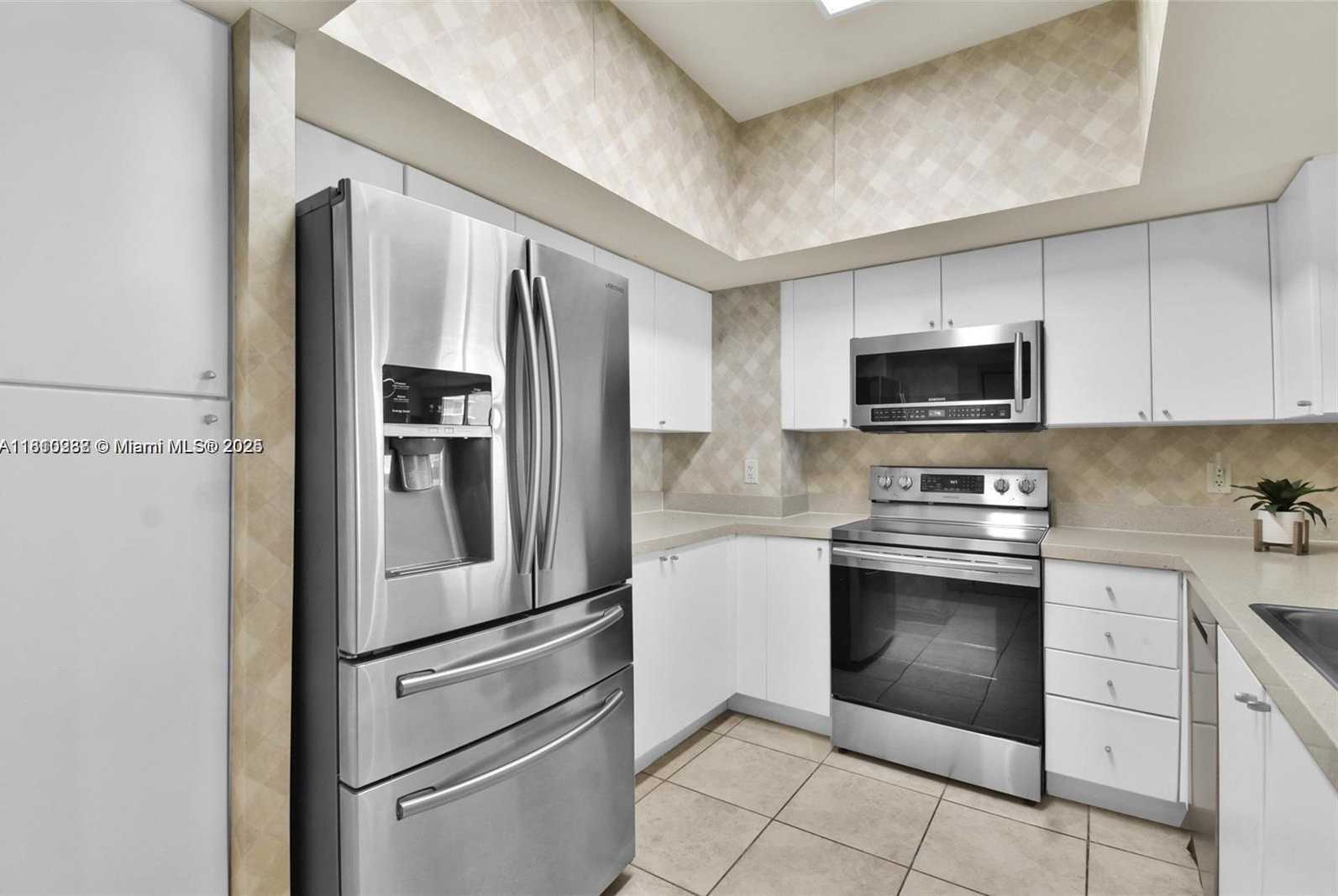 Small Image of 17375 NORTH EAST COLLINS AVE #2706, Sunny Isles Beach Number 20