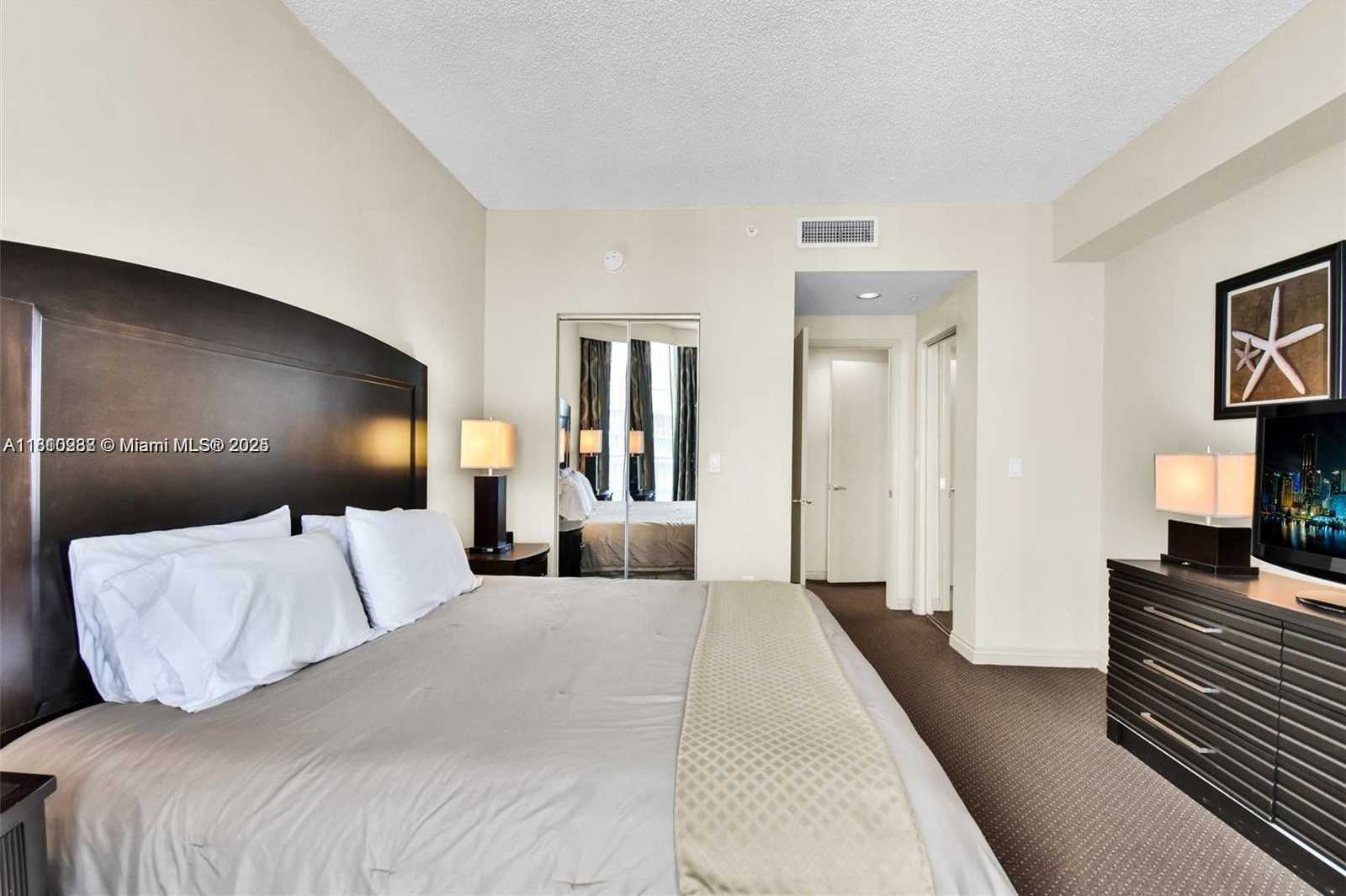 Small Image of 17375 NORTH EAST COLLINS AVE #2706, Sunny Isles Beach Number 31