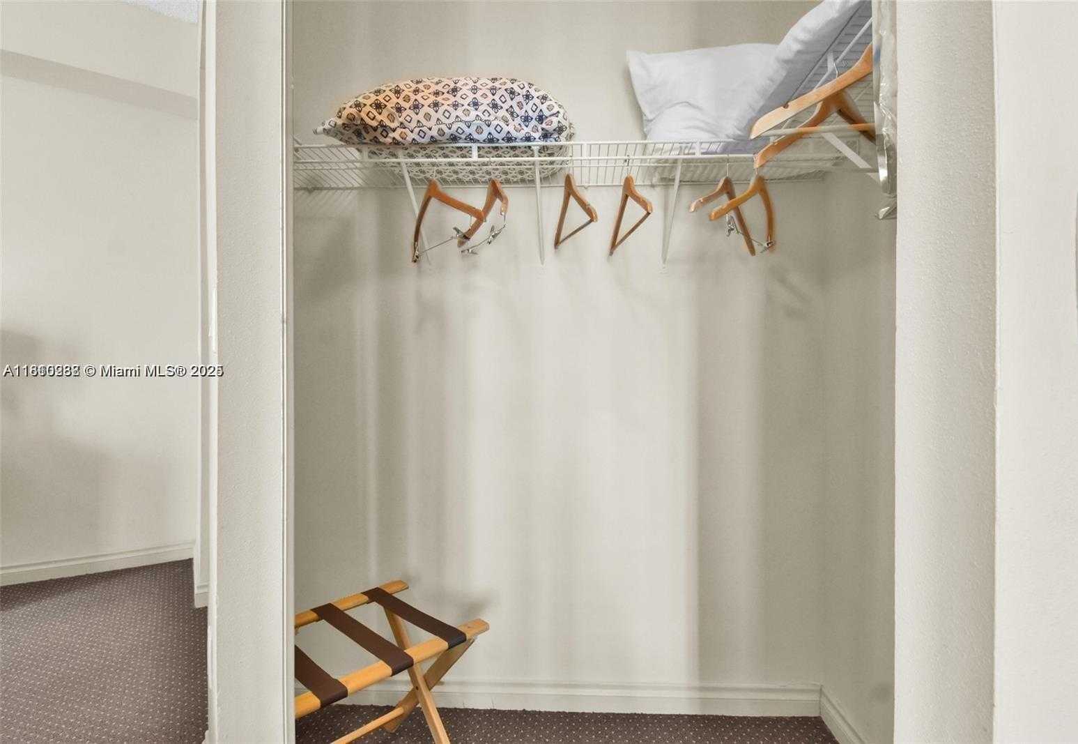 Small Image of 17375 NORTH EAST COLLINS AVE #2706, Sunny Isles Beach Number 32
