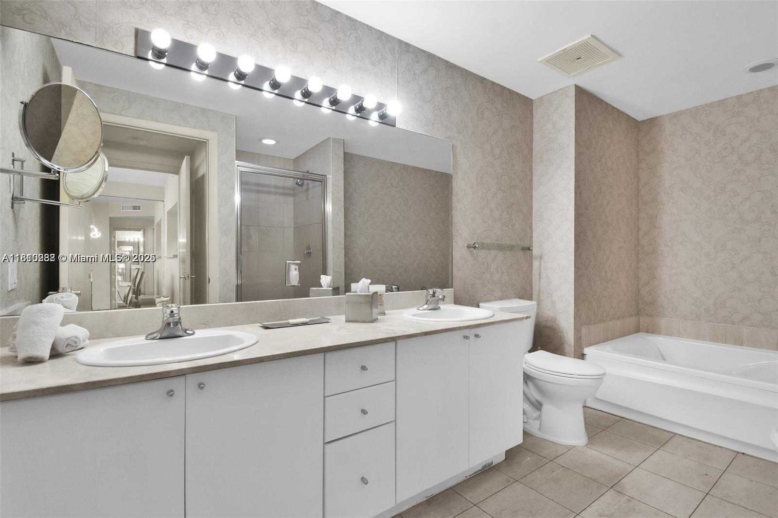 Small Image of 17375 NORTH EAST COLLINS AVE #2706, Sunny Isles Beach Number 33