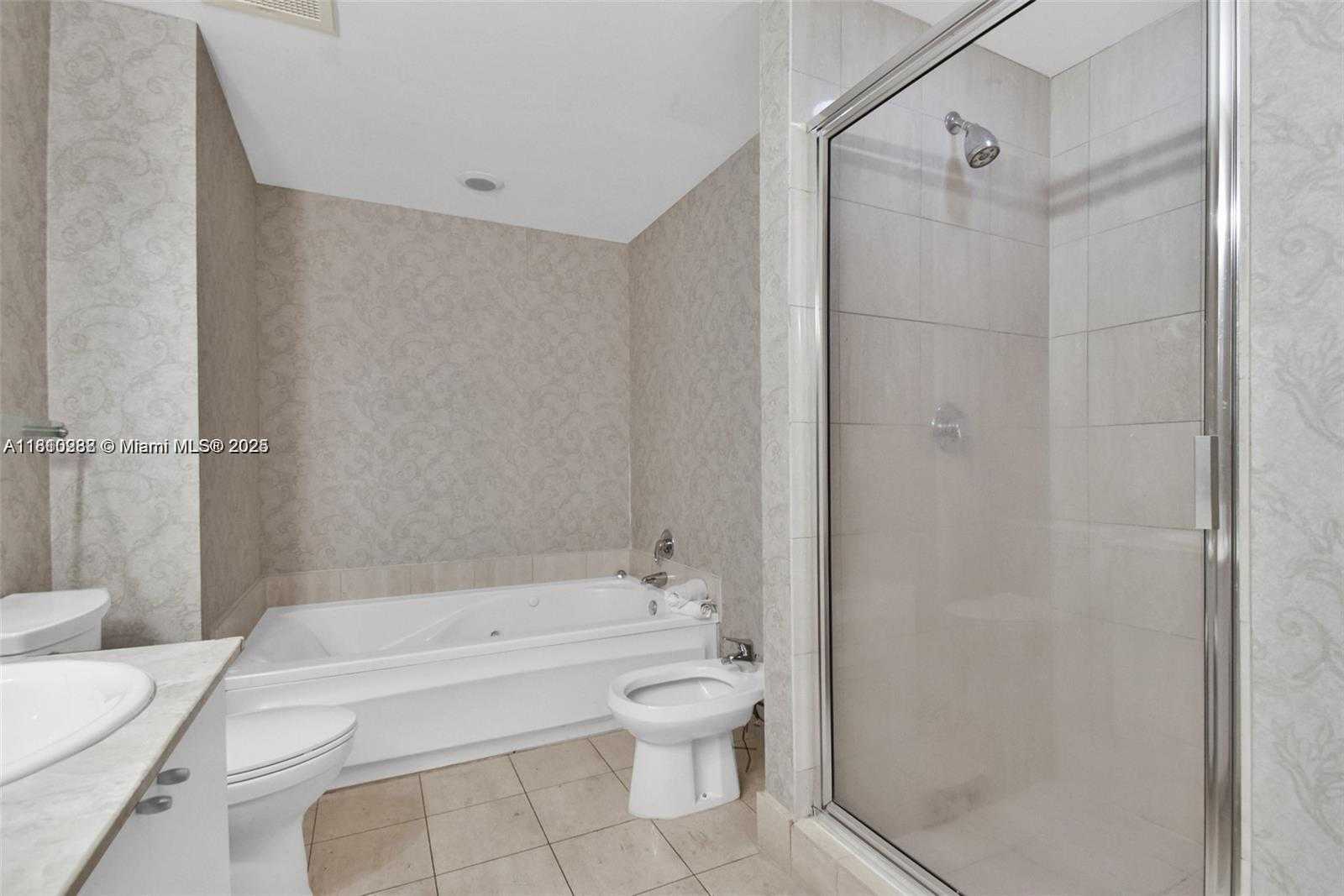 Small Image of 17375 NORTH EAST COLLINS AVE #2706, Sunny Isles Beach Number 34