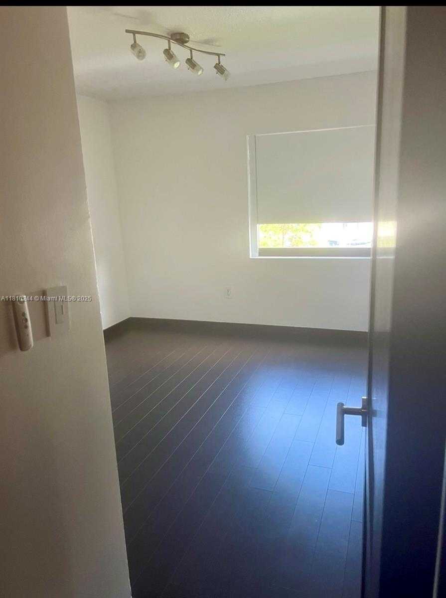 Small Image of 9435 FONTAINEBLEAU BLVD #213-17, Miami Number 11