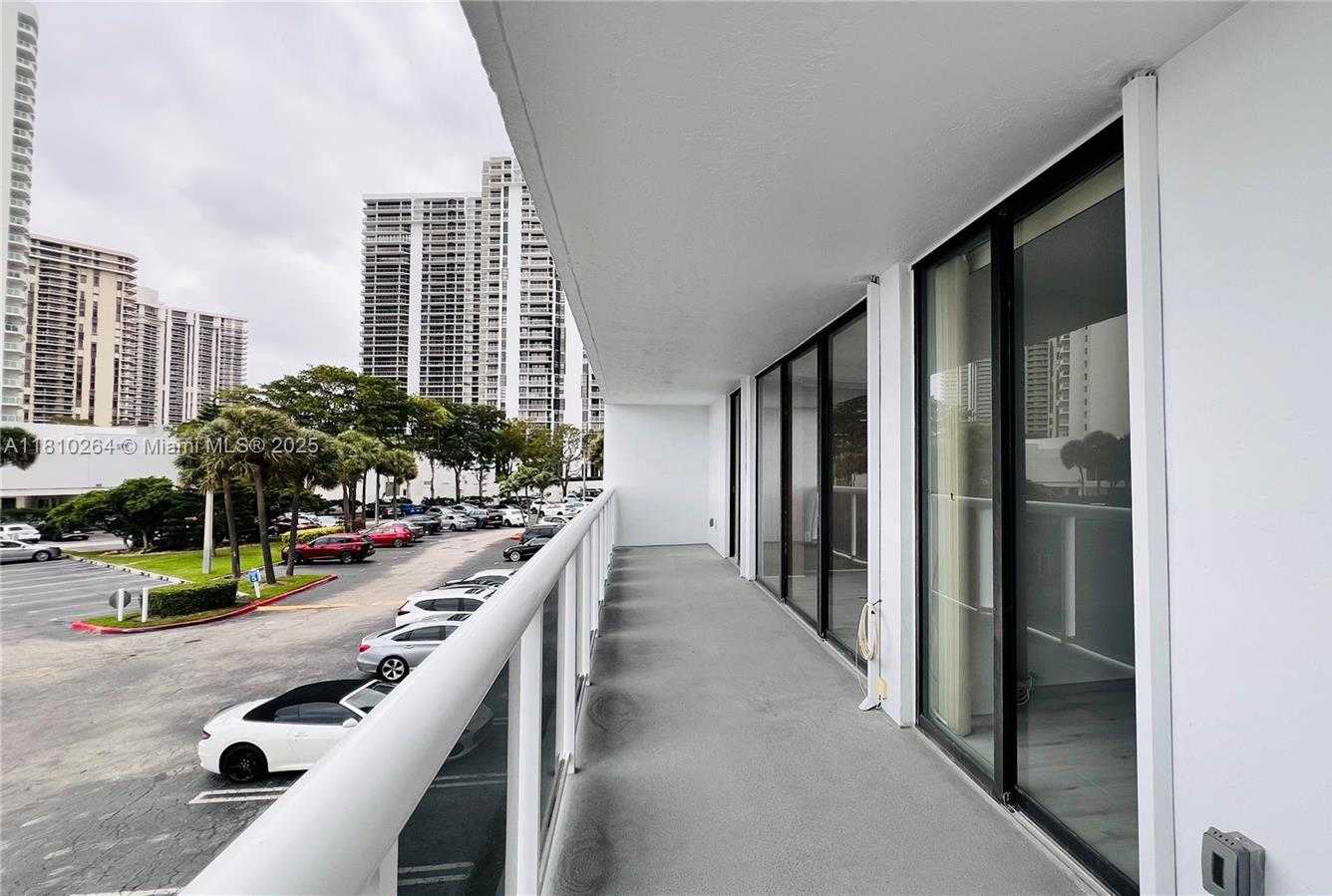 Small Image of 20515 EAST COUNTRY CLUB DR #245, Aventura Number 42
