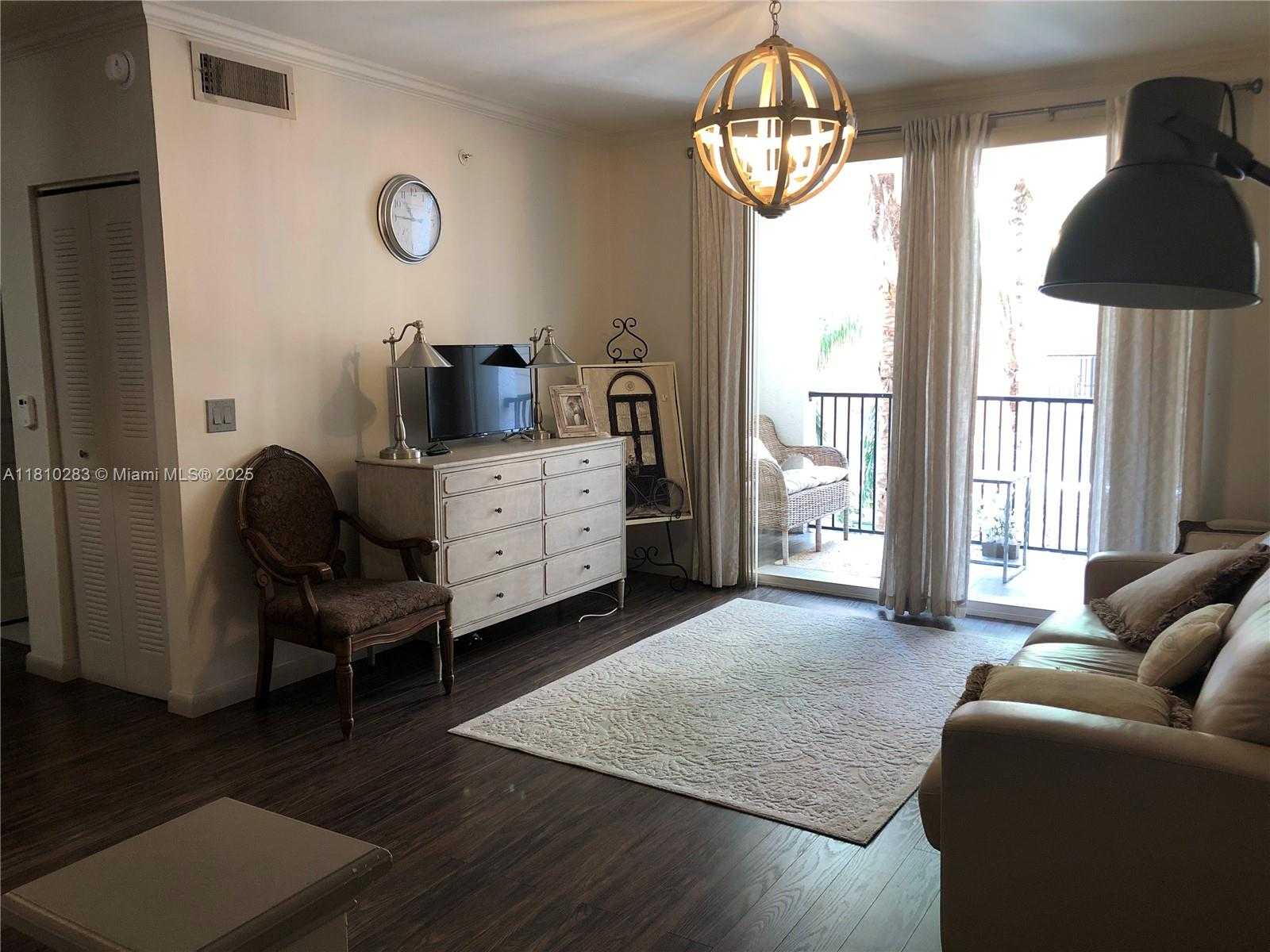Small Image of 17150 NORTH BAY RD #2422, Sunny Isles Beach Number 4