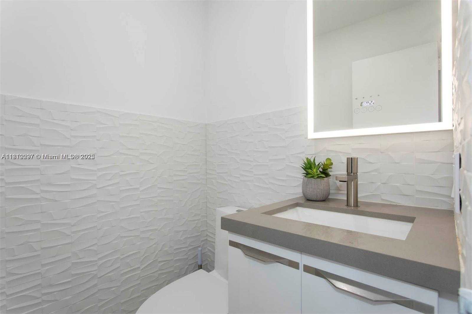 Small Image of 6969 COLLINS AVE #1408, Miami Beach Number 15