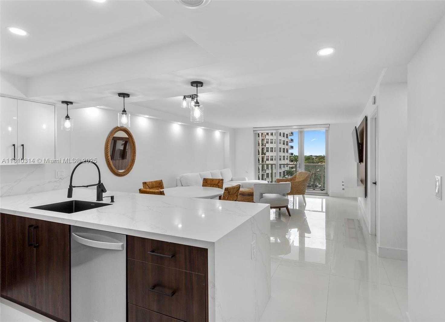 Small Image of 5701 COLLINS AVE #503, Miami Beach Number 14