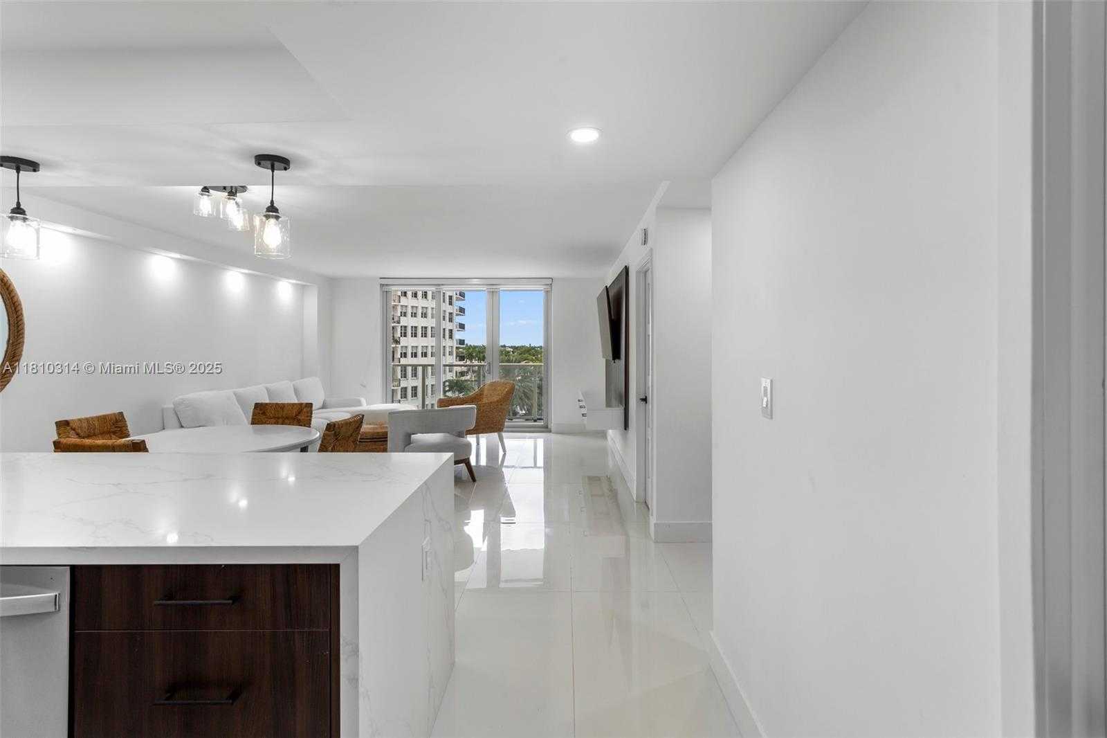 Small Image of 5701 COLLINS AVE #503, Miami Beach Number 15