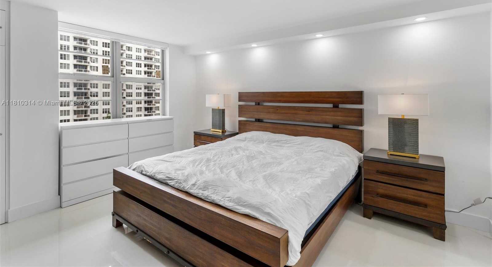 Small Image of 5701 COLLINS AVE #503, Miami Beach Number 16