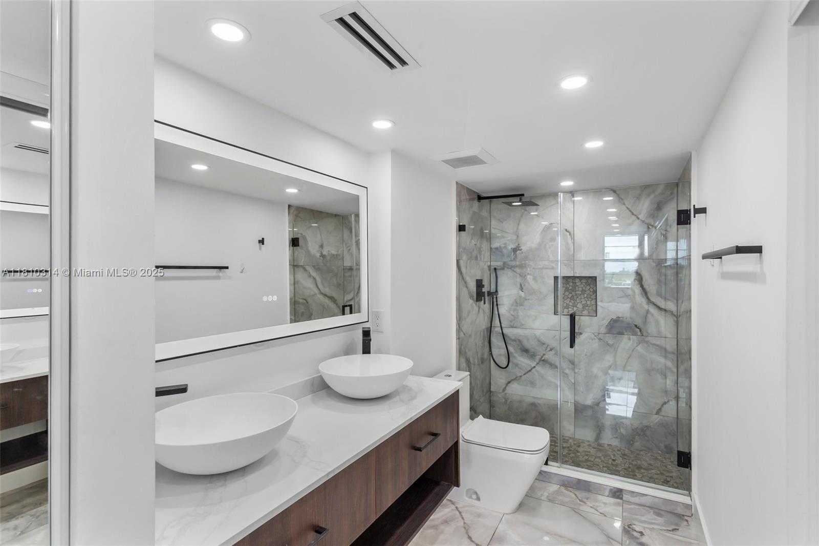 Small Image of 5701 COLLINS AVE #503, Miami Beach Number 19