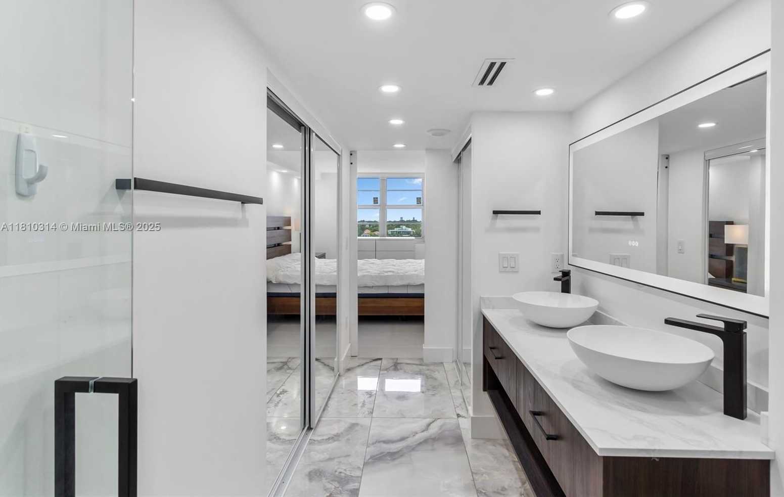 Small Image of 5701 COLLINS AVE #503, Miami Beach Number 20