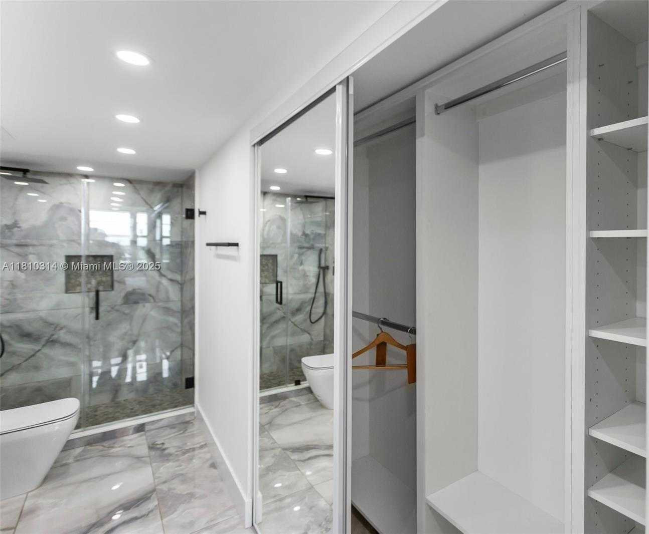 Small Image of 5701 COLLINS AVE #503, Miami Beach Number 21
