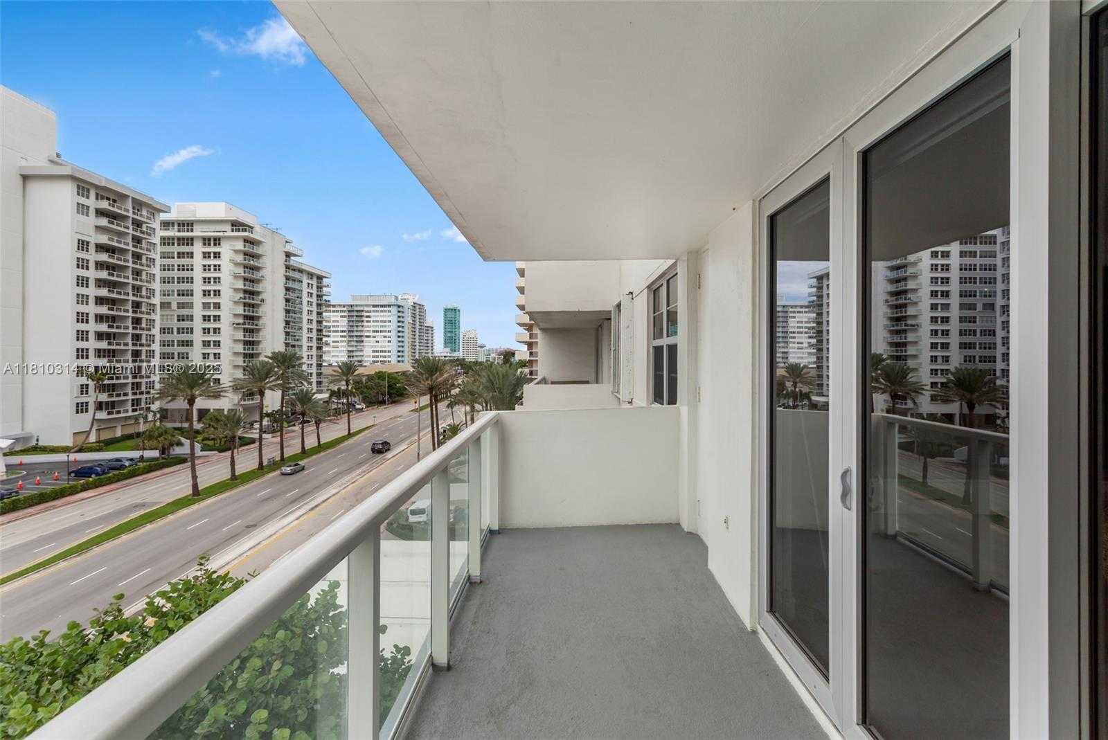 Small Image of 5701 COLLINS AVE #503, Miami Beach Number 28