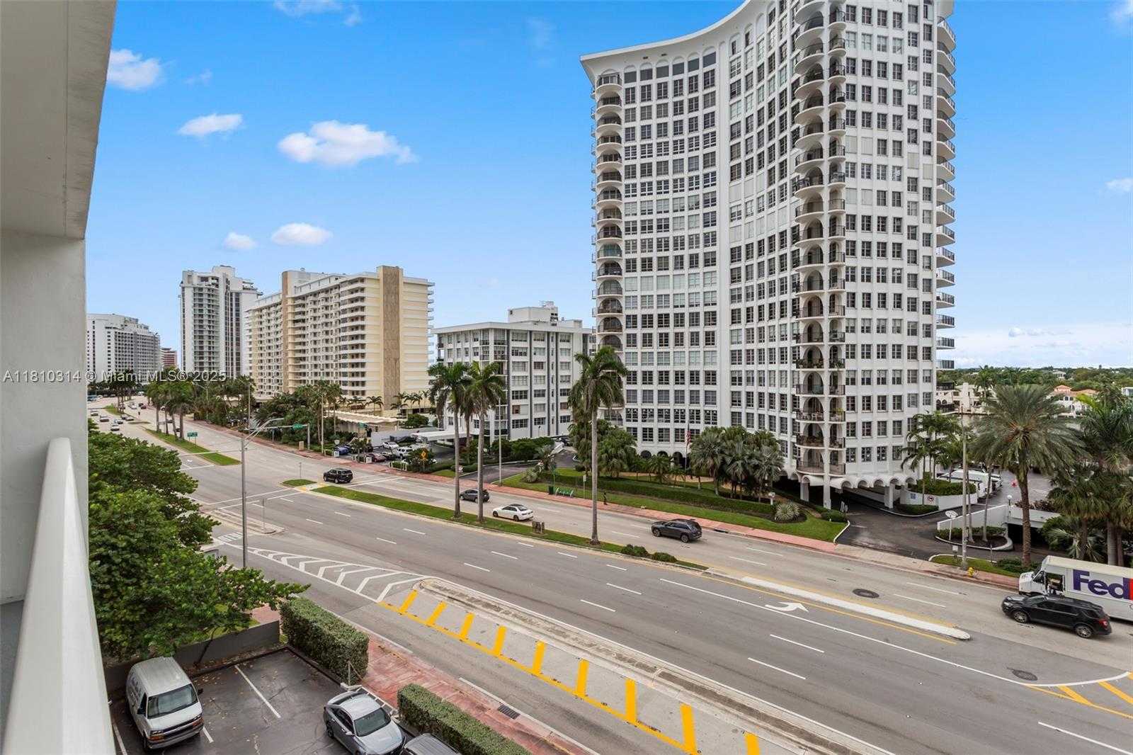 Small Image of 5701 COLLINS AVE #503, Miami Beach Number 29